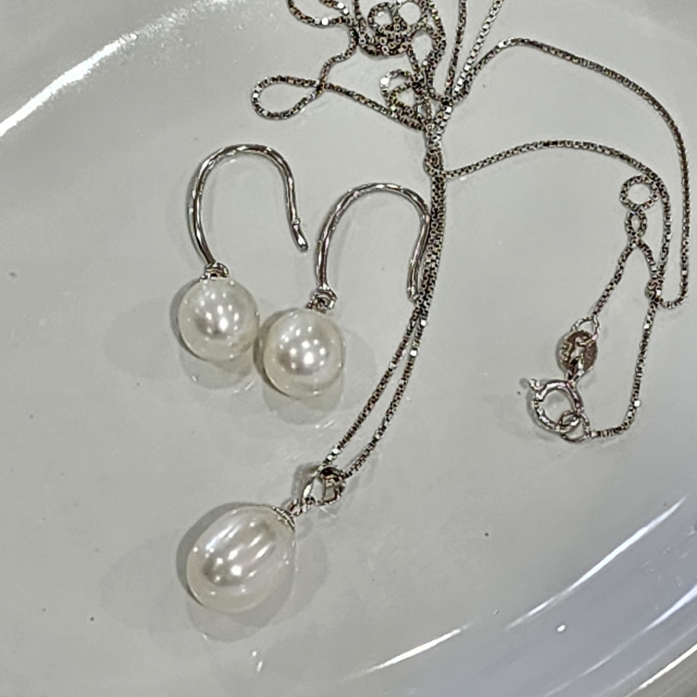 925 Sterling Silver White Freshwater Pearl Necklace And Earring Jewelry Set - Picture 3 of 16